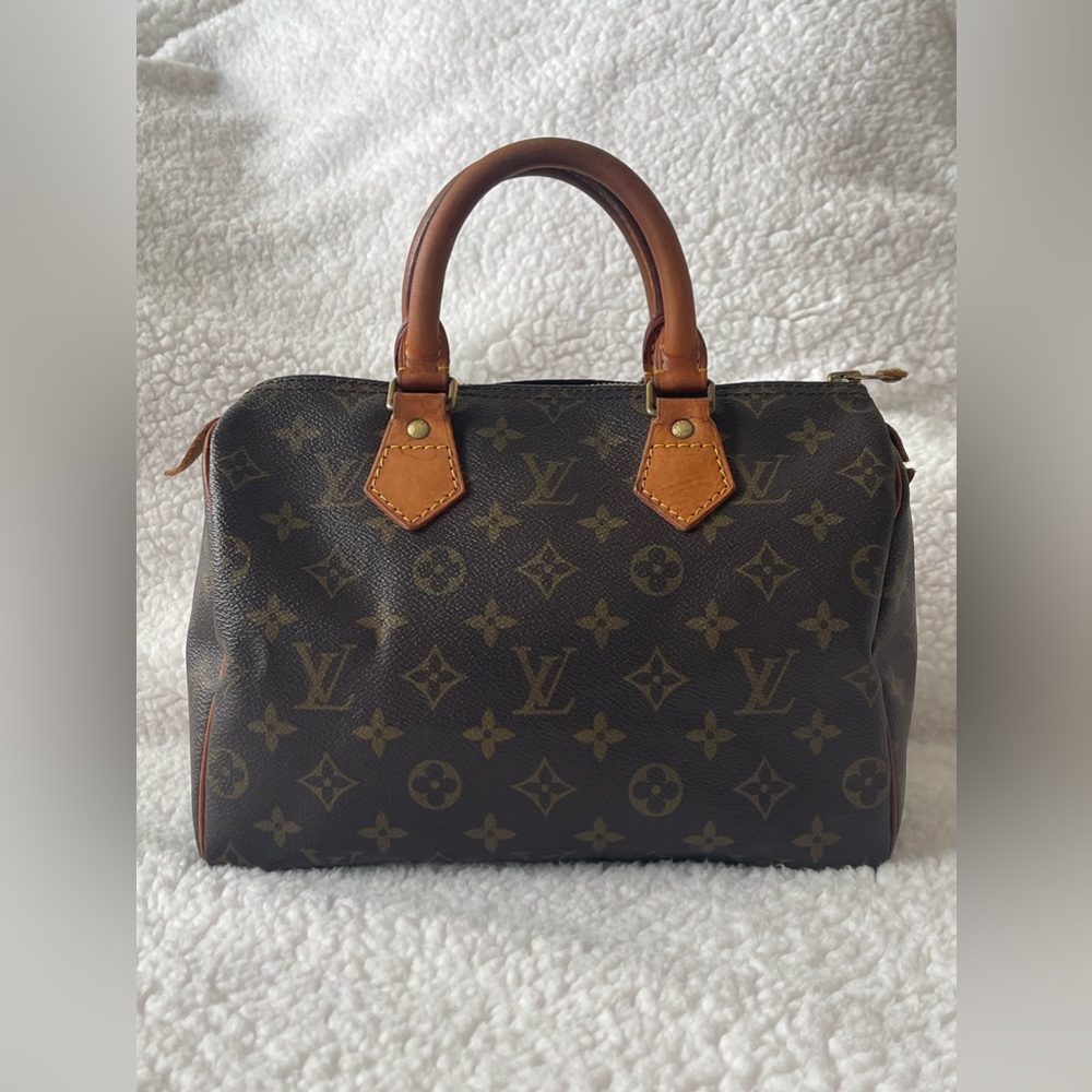 Authentic Louis Vuitton Speedy 25